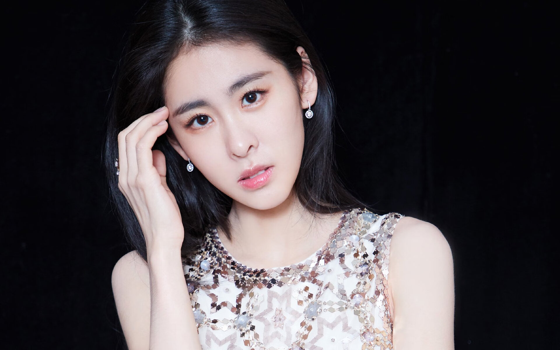 比利亚雷亚尔主场小胜,继续向前迈进西甲联赛,比利亚雷亚尔队史冠军