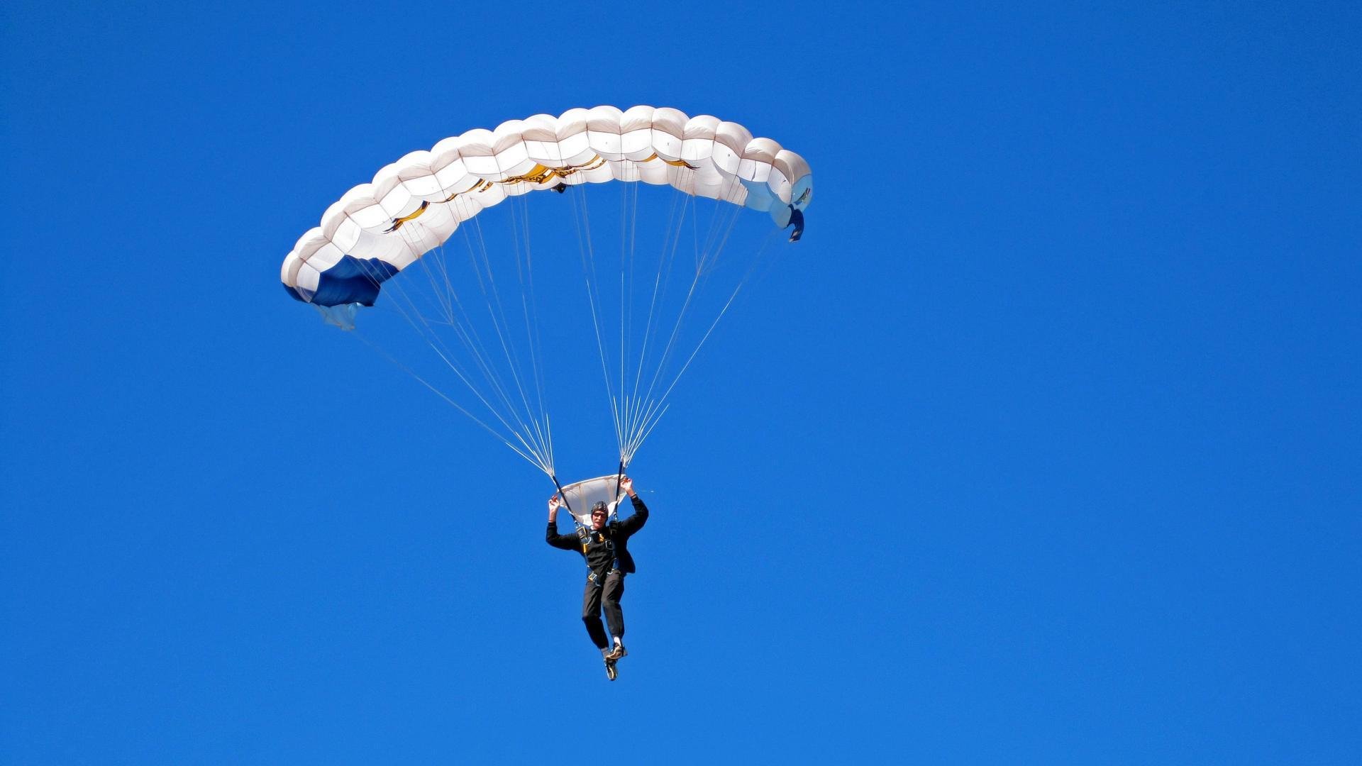 AYX SPORTS-中国足球青少年训练基地配备智能跑动追踪系统，全国青少年足球训练营